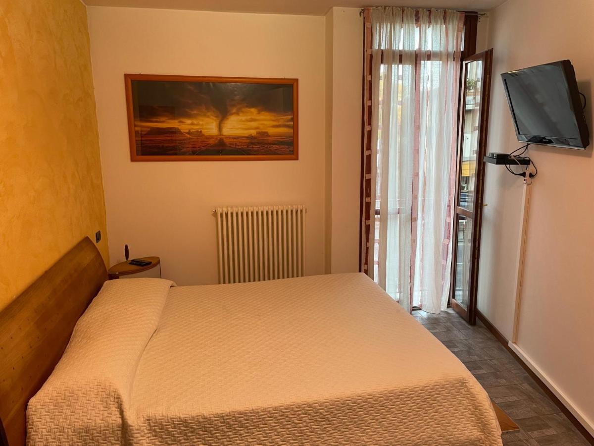 Intero Appartamento Parma - Con Sky Wi-Fi E Tv - Zona Fiera Roncopascolo Εξωτερικό φωτογραφία